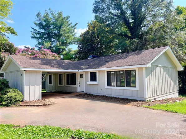 5268 Stonewood Dr, Hickory, NC 28602