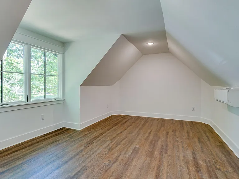 223 Walnut Ln — Photo 15
