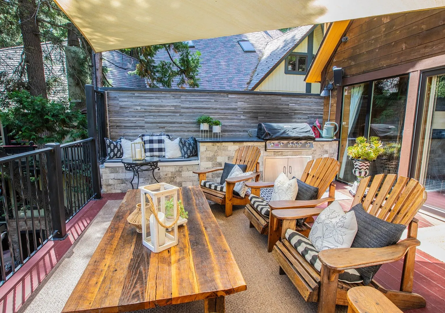Stunning Lakefront 6br House In Lake Arrowhead — Photo 3