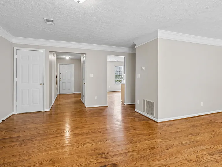 88 Bridge View Dr — Photo 4