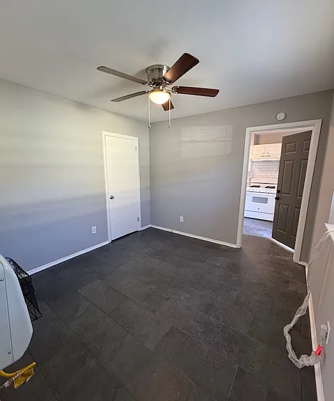 1675 Oakwood St #1677 — Photo 4