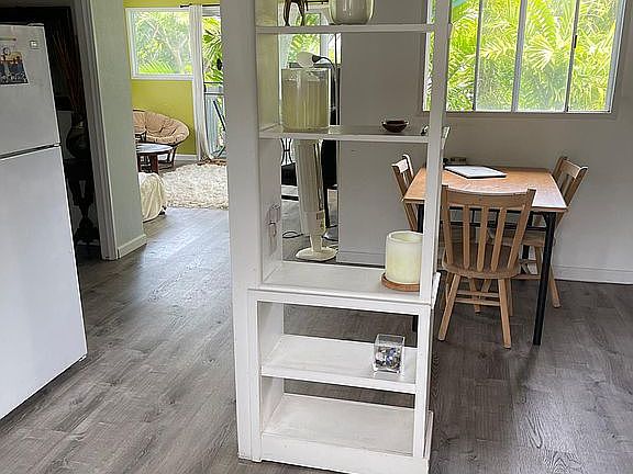 Kitchen/looking towards livi