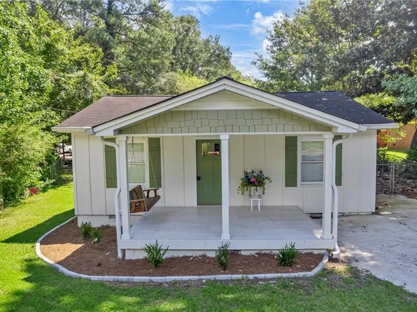 376 Pine St NE, Kennesaw, GA 30060