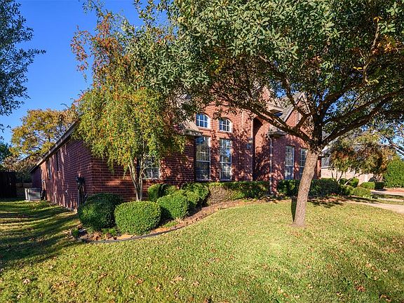 3rd image of 2213 Creek Crossing Dr