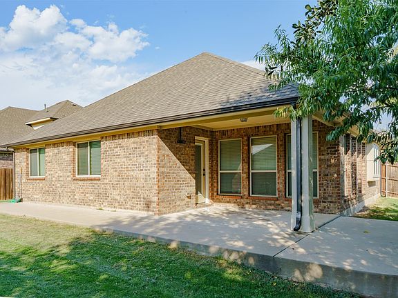5th image of 1722 Sandalwood Ln