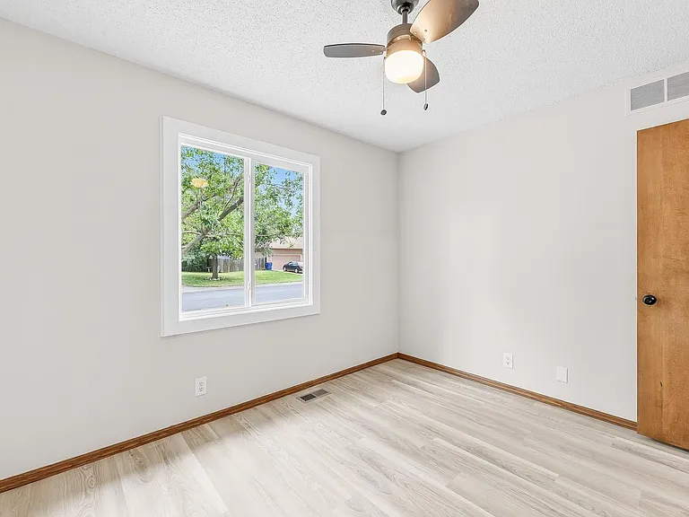 311 N Rutgers St — Photo 20