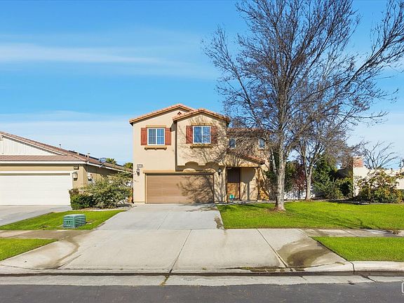 3rd image of 14710 Huckleberry Dr
