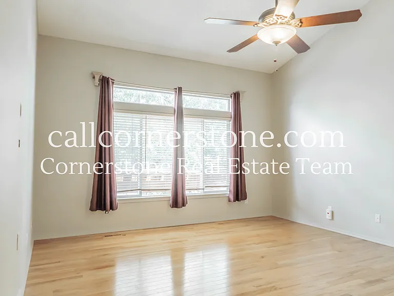4640 Kashmire Dr — Photo 15