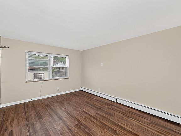 2nd image of 1275 Sunset Ave #4