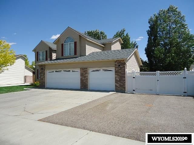 1st image of 1105 Rosewood Dr