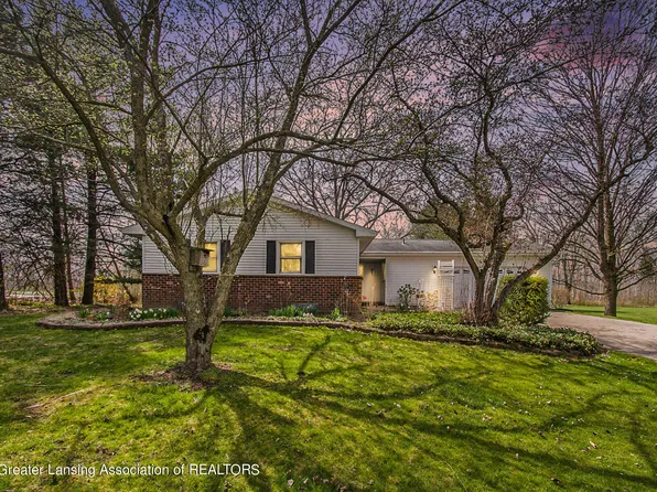 6443 Bunker Rd, Eaton Rapids, MI 48827