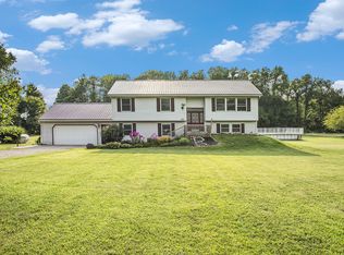 832 Clarendon Rd, Quincy, MI 49082