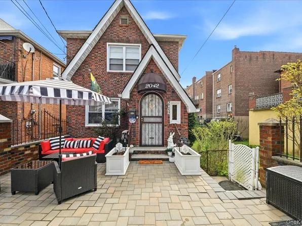 2042 Bogart Avenue, Bronx, NY 10462