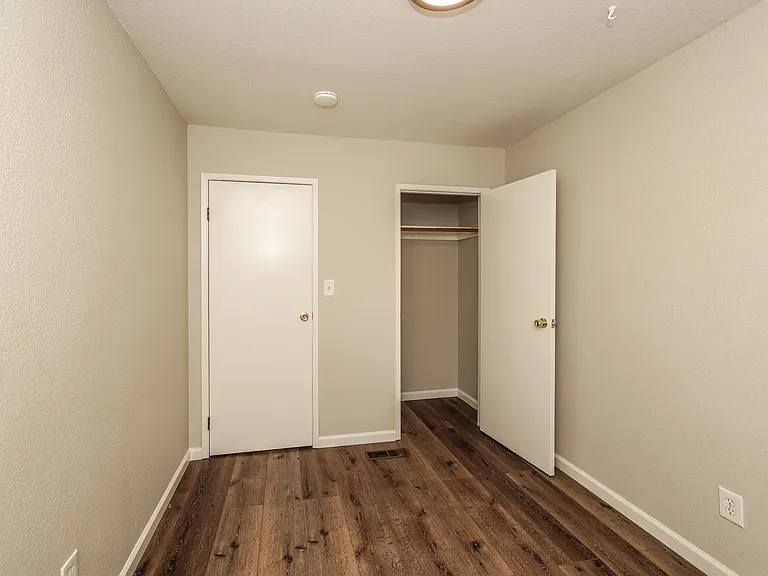5851 Vallejo St #D — Photo 19