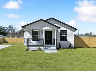 587 W Easy St, Destrehan, LA 70047