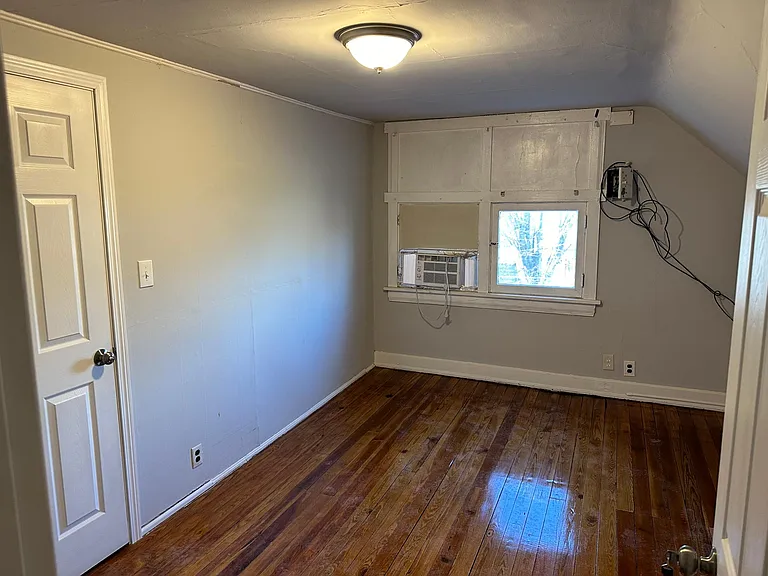 2119 Hudson Ave — Photo 26