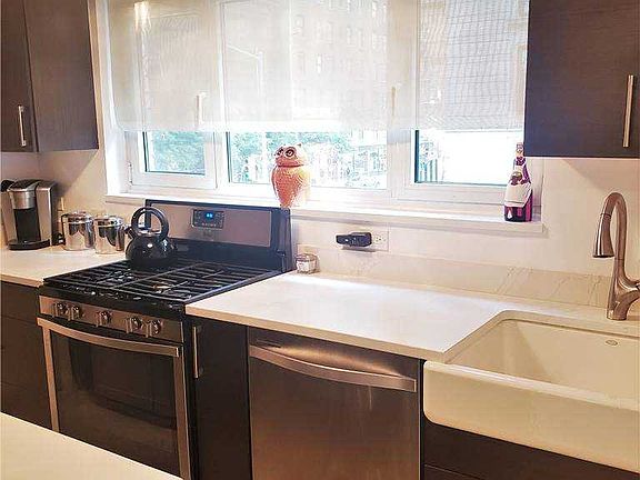 3rd image of 200 Central Park S APT 3J
