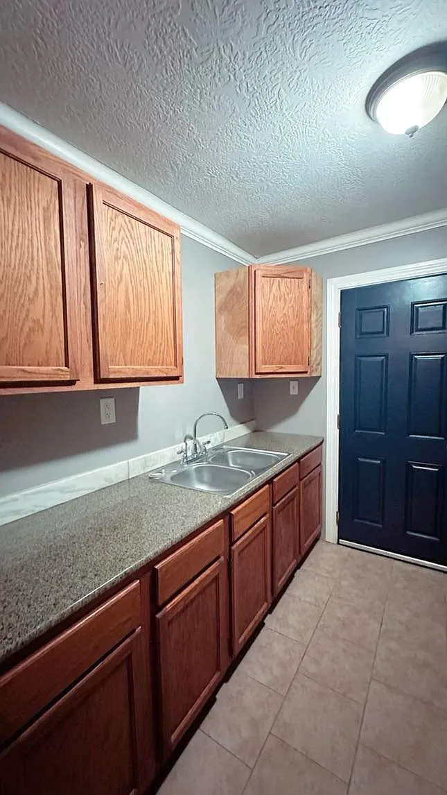 2 bed, 900 sqft, $925 — Photo 4