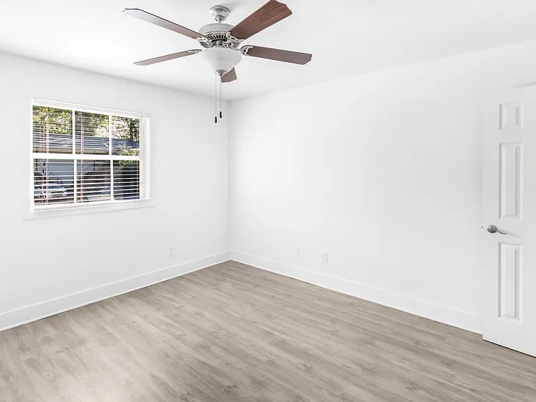 The Lennox — Photo 17