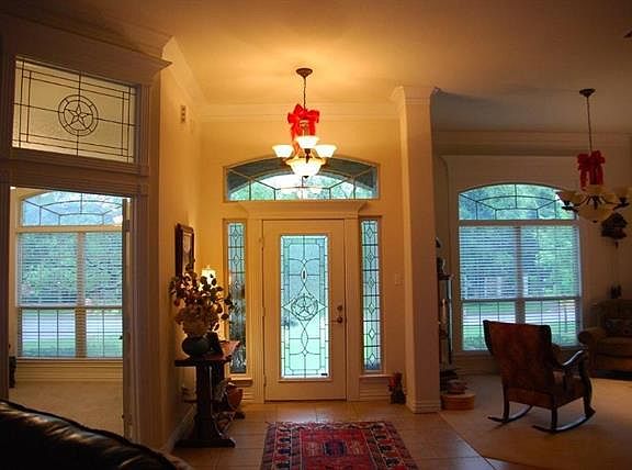 2nd image of 10121 Rolling Hills Ct