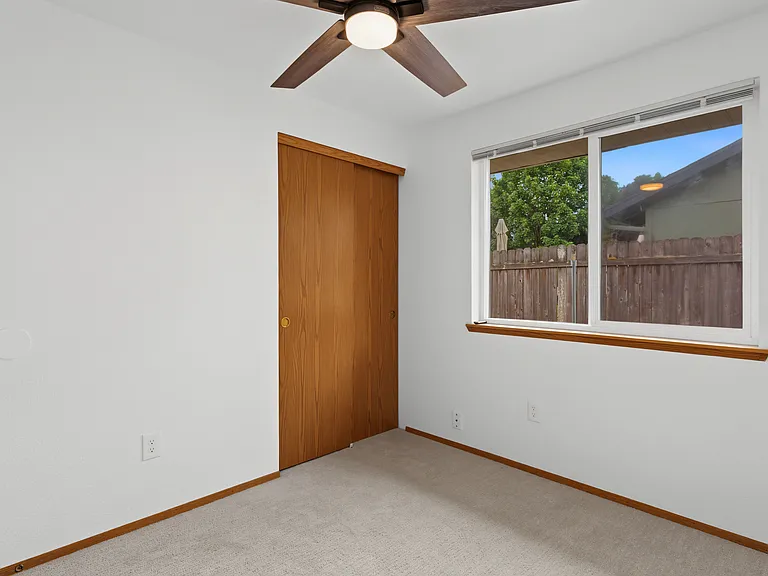4811 NE 130th Ave — Photo 18