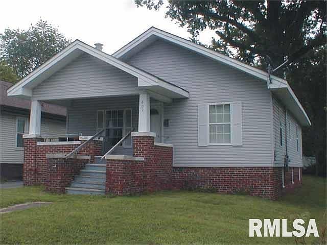 1st image of 809 N Van Buren St