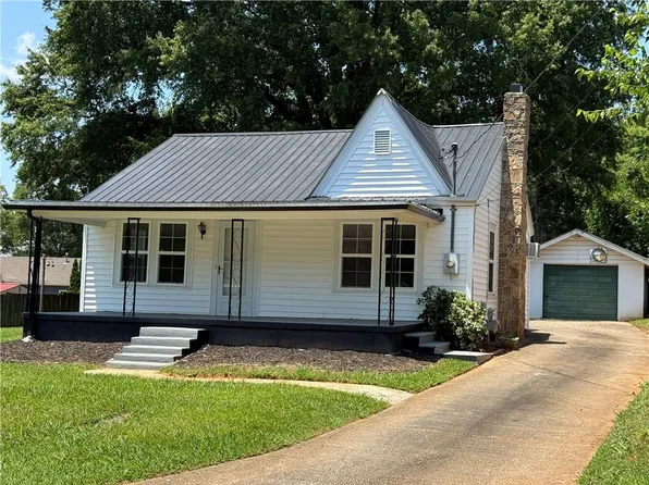 1220 Harmony St, Gainesville, GA 30501