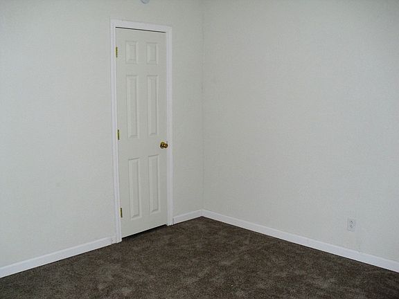 3rd image of 500 Hilda St