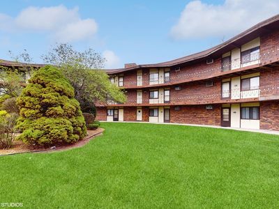 2306 Holiday Ter APT 166, Lansing, IL, 60438