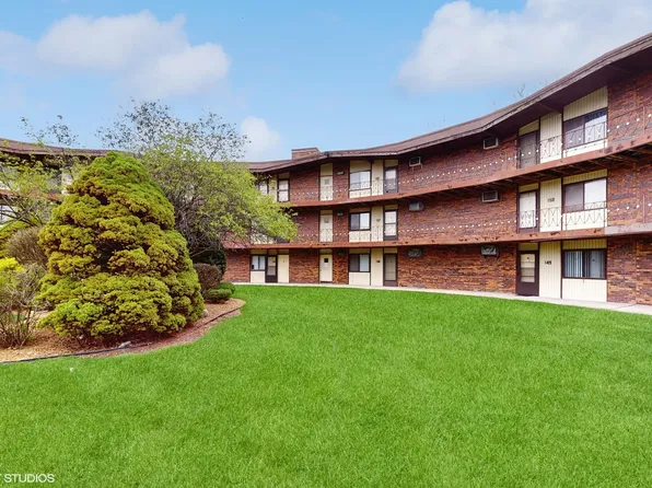 2306 Holiday Ter APT 166, Lansing, IL 60438