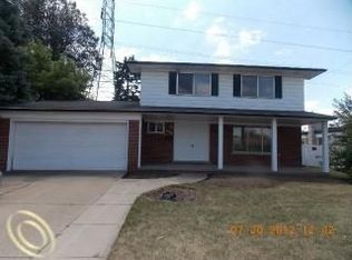 3952 Rolf Dr, Warren, MI 48092
