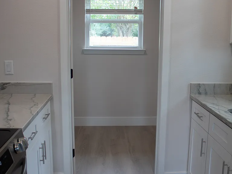 Peacock Crossing Apartments / Townhomes — Photo 5