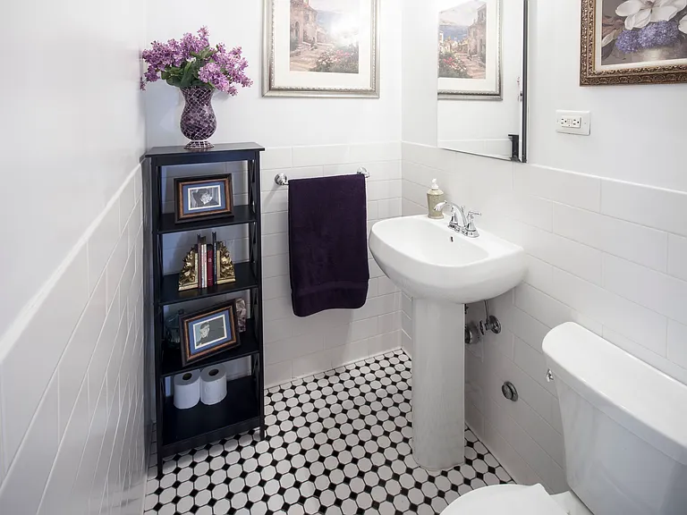 136 E 56th St #14D — Photo 8