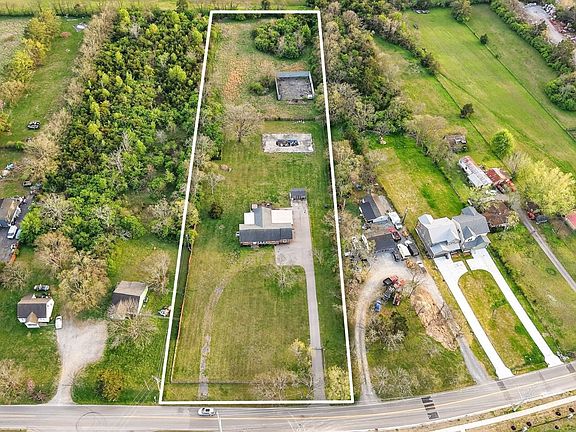 2nd image of 501 Green Ln