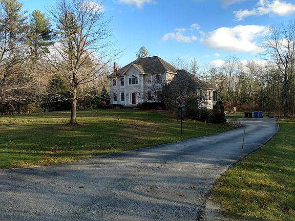 2nd image of 7 Woodbine Dr