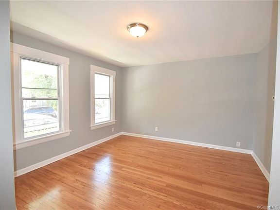 3rd image of 79 Hazelwood Ave