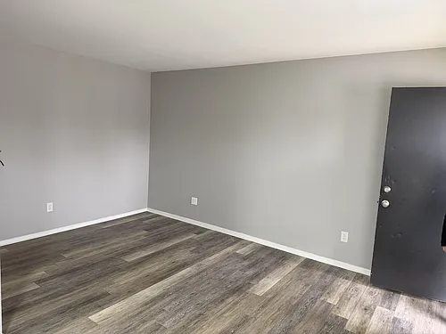 Parkway Apartments Photo 1