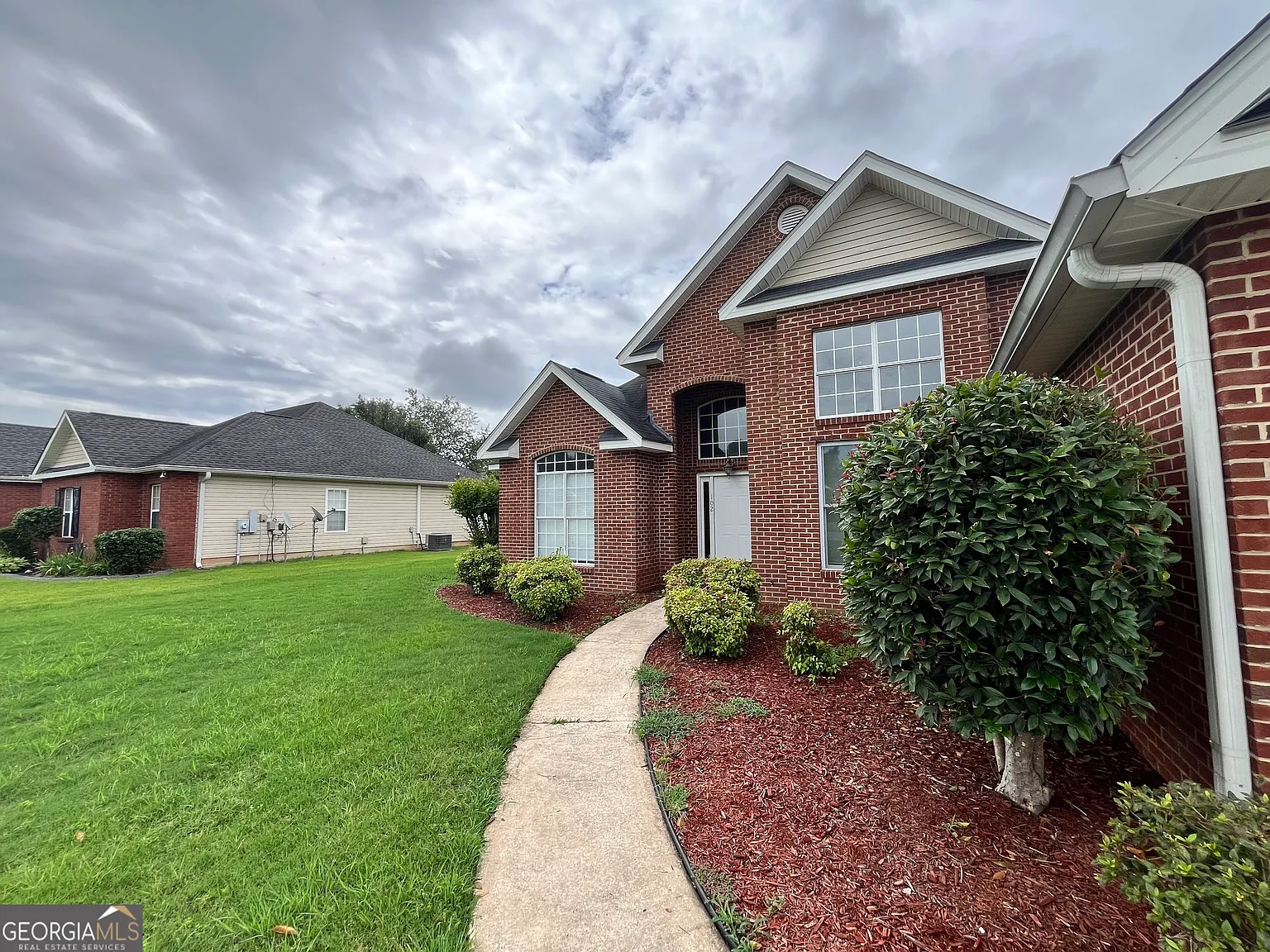 3 bed, 2.0 bath, $1,935 — Photo 2