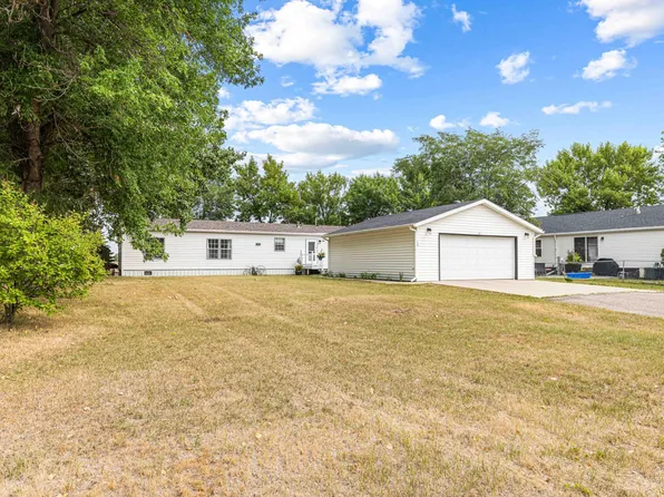 403 11th Ave NW, West Fargo, ND 58078