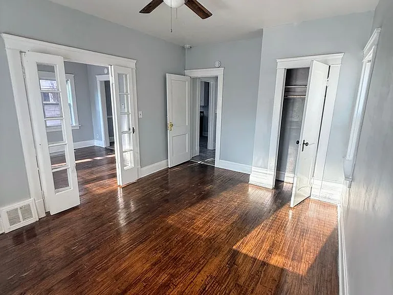 951 Royal Rd — Photo 36
