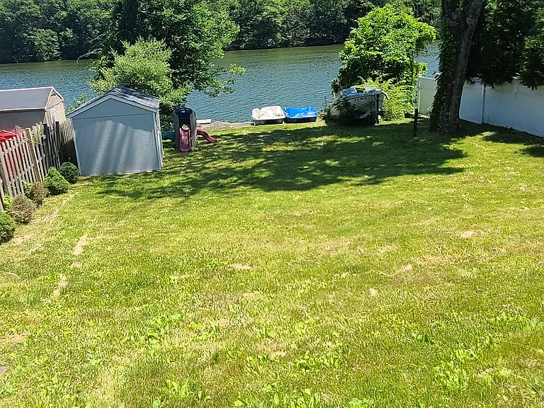 61 Lakeside Rd — Photo 15