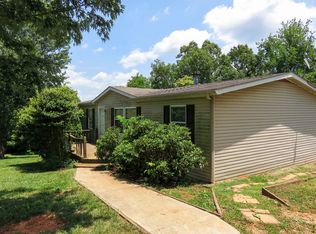 1250 Zirkle Rd, Dandridge, TN 37725