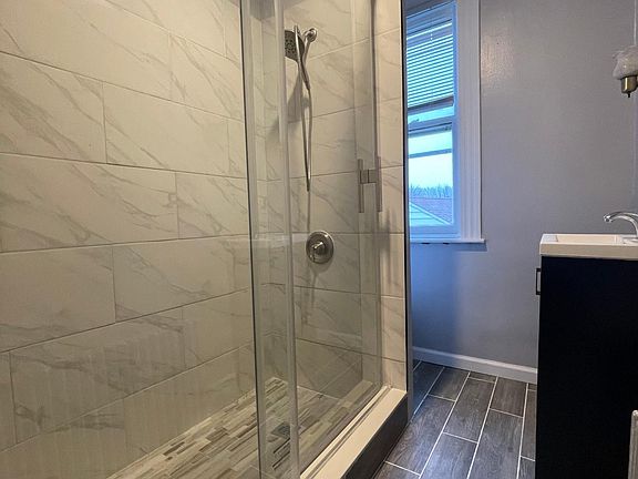 2nd image of 54 Lincoln Dr #2