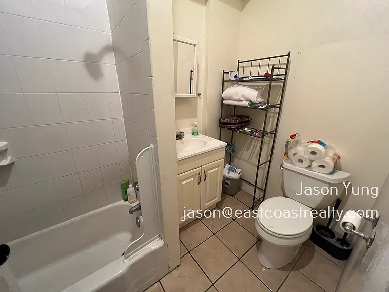 105 Windsor St #4 — Photo 14