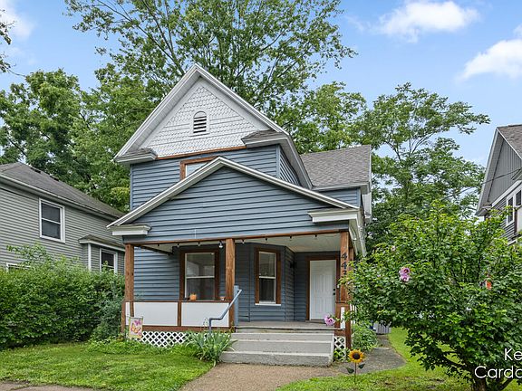 3rd image of 443 Barth Ave SE