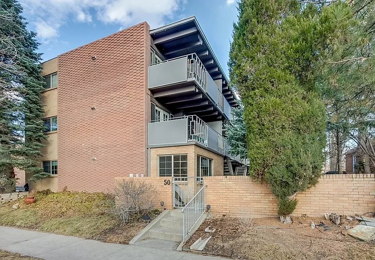 50 N Clarkson St #302 — Photo 21