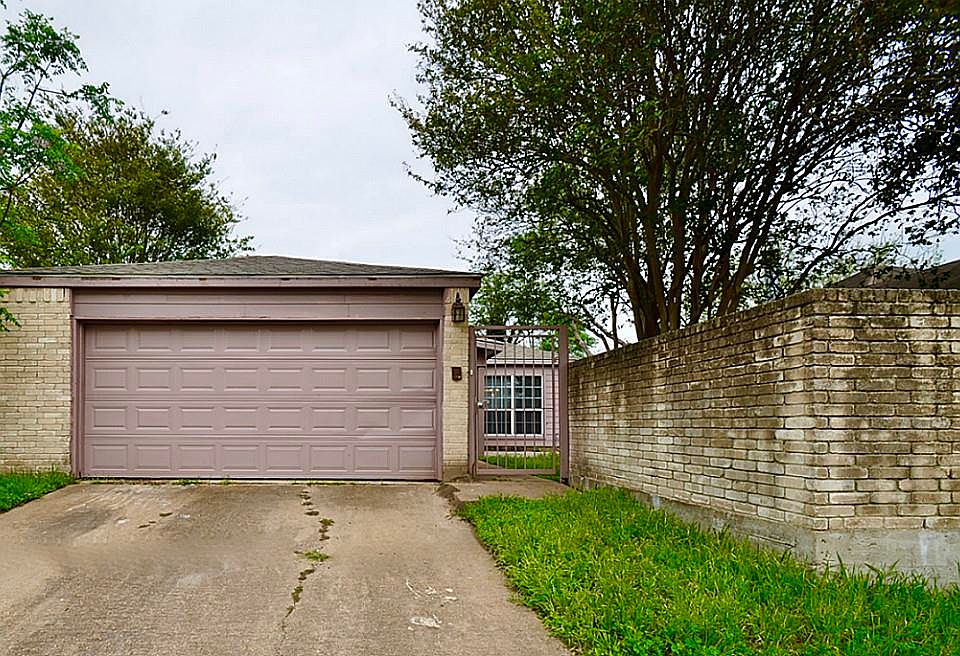 1st image of 11830 N Fairhollow Ln