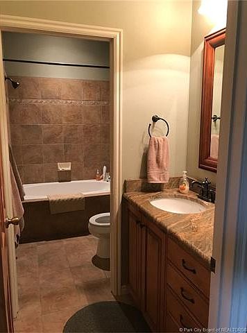 2nd image of 815 E Dutch Farms Ct