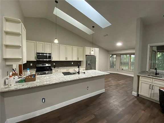 4th image of 273 Shady Oaks Cir
