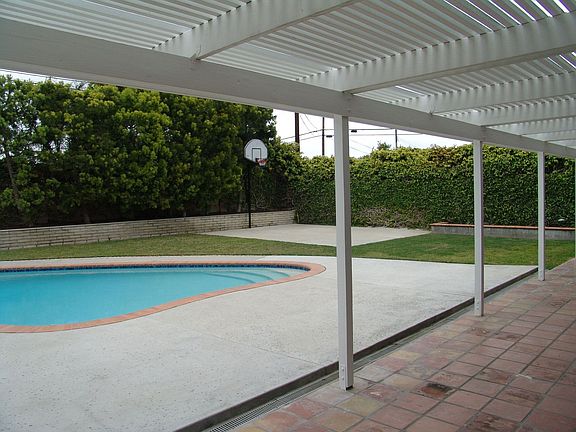 Pool & Basketball Court
